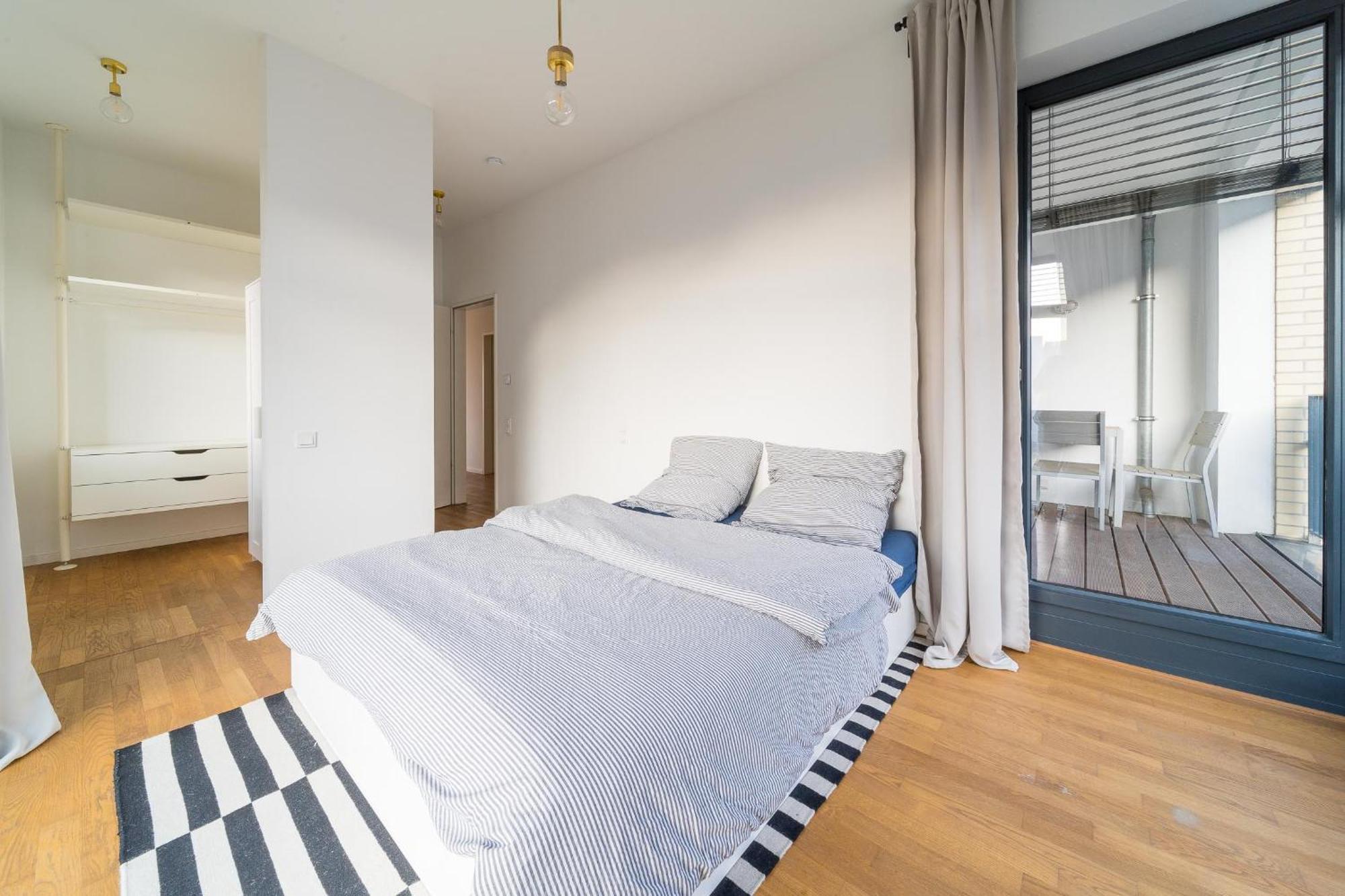 2 Bedroom Mauerpark-Apartment, Berlin Mitte View Calendar Экстерьер фото