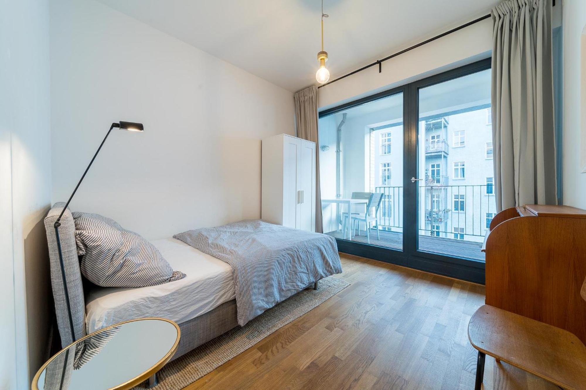 2 Bedroom Mauerpark-Apartment, Berlin Mitte View Calendar Экстерьер фото